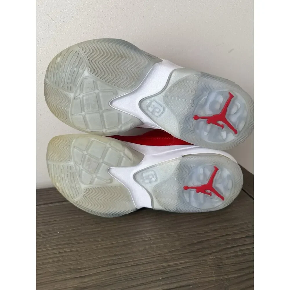 CZ4167-600 Nike Jordan Max Aura 3 University Red Sneakers Youth Sz 5.5